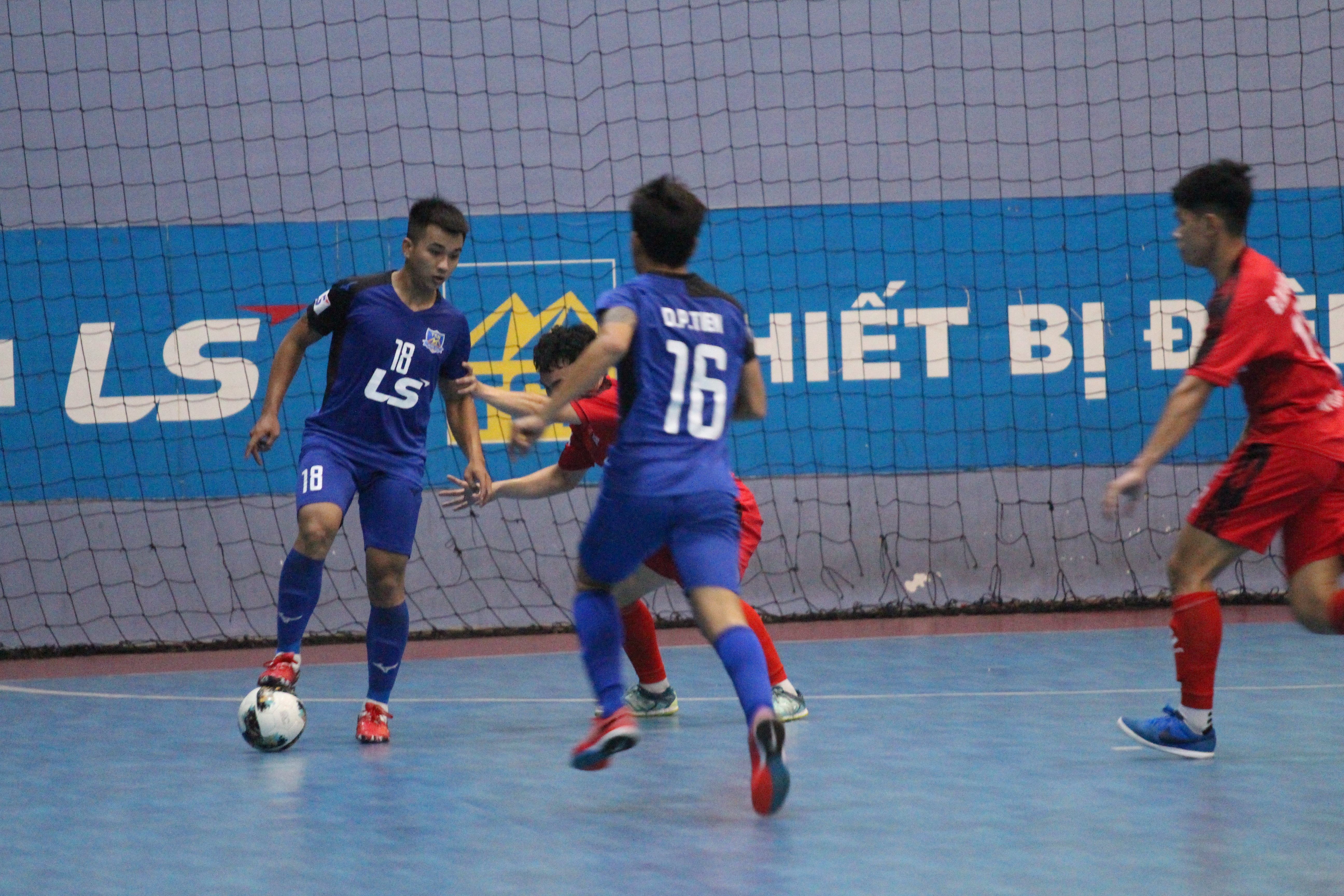 Giải Futsal TPHCM Mở rộng Năm 2020 - Cúp LS lần thứ 14: Hấp dẫn ngày khởi tranh - ảnh 2 Hình ảnh: Giải Futsal TPHCM Mở rộng Năm 2020 - Cúp LS lần thứ 14: Hấp dẫn ngày khởi tranh số 2