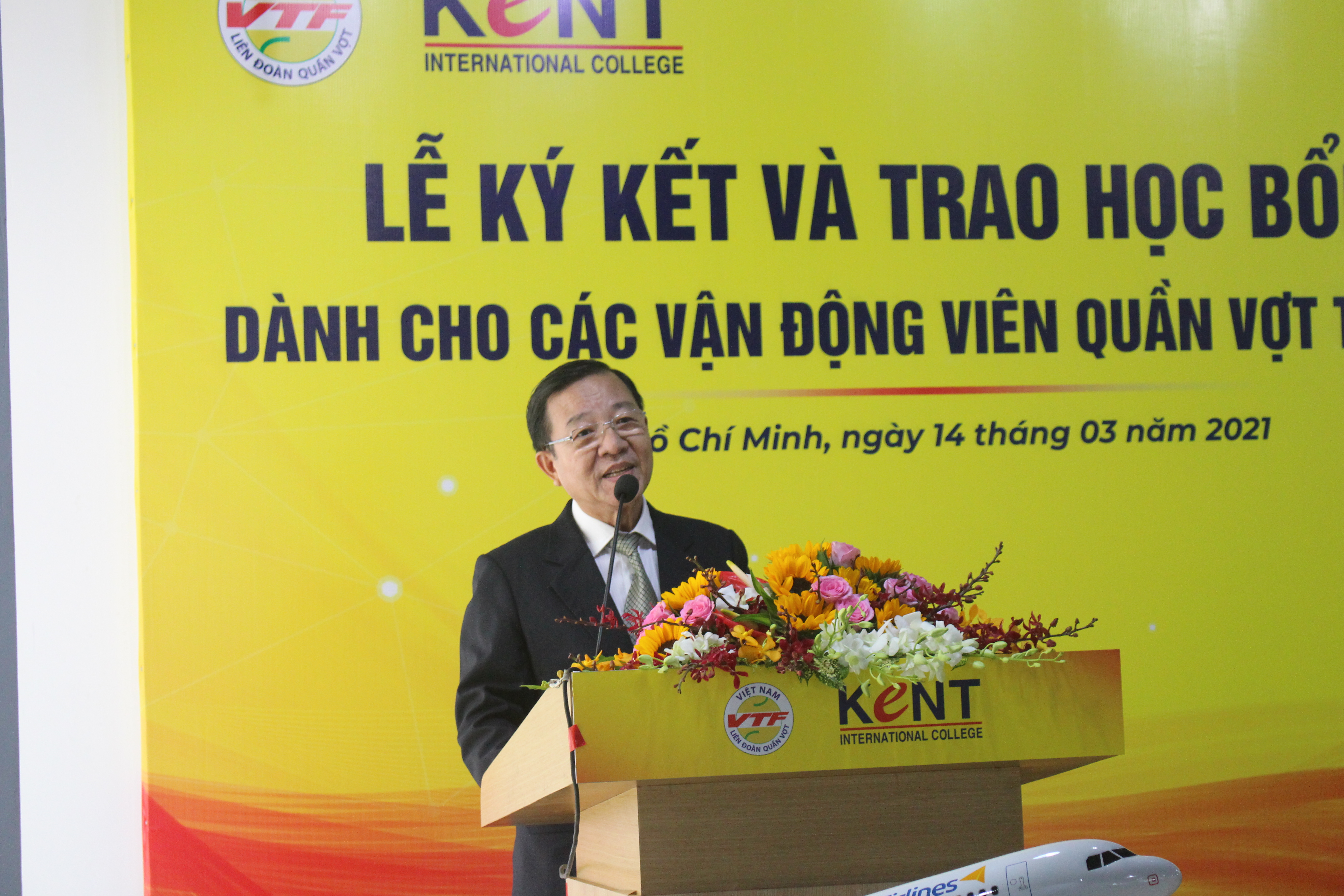 Lý Hoàng Nam cùng 3 VĐV quần vợt nhận học bổng của trường Cao đẳng Quốc tế Kent - ảnh 5 Hình ảnh: Lý Hoàng Nam cùng 3 VĐV quần vợt nhận học bổng của trường Cao đẳng Quốc tế Kent số 5