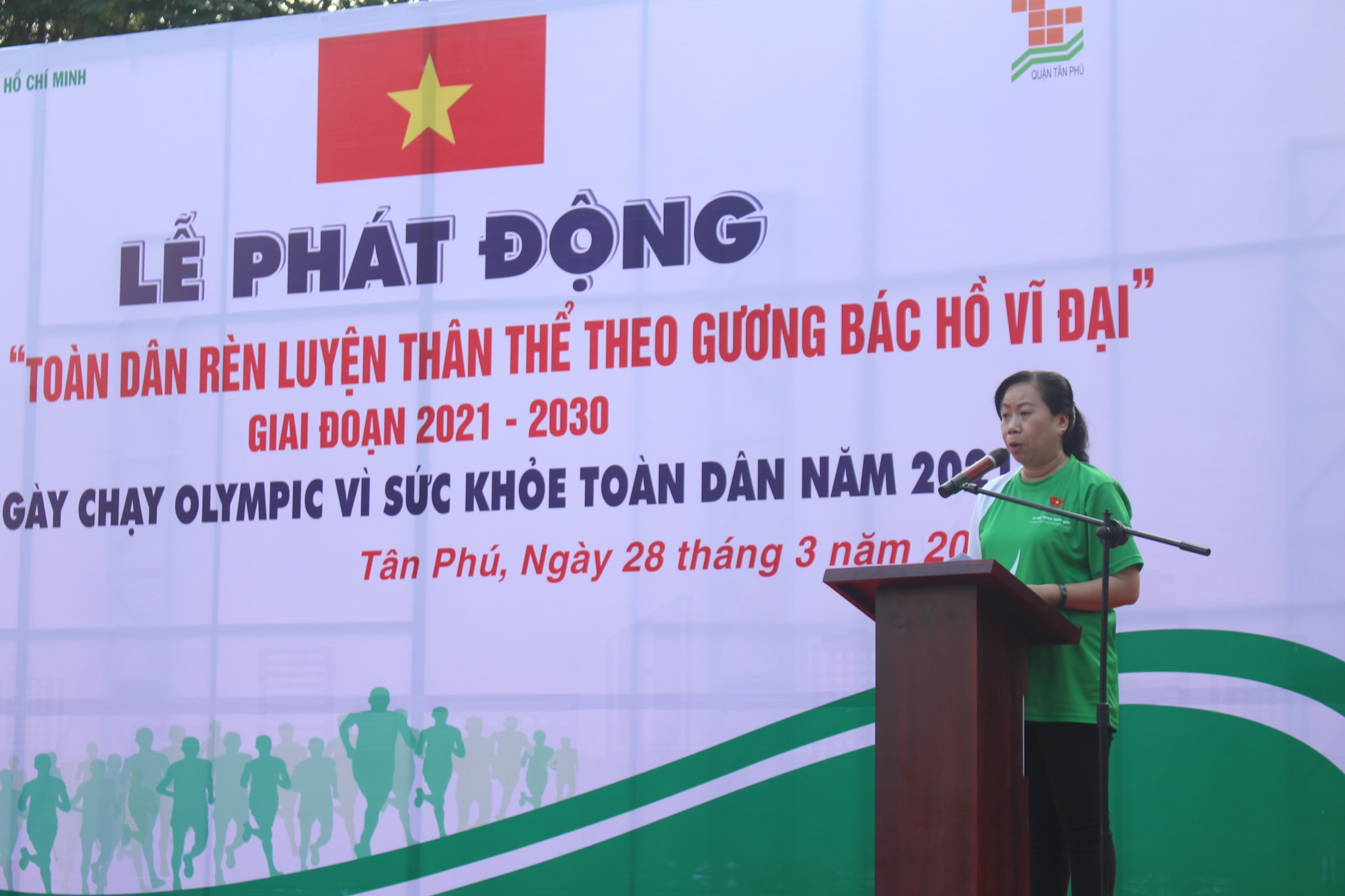 Quận Tân Phú: Hơn 1000 người tham dự ngày chạy Olympic vì sức khỏe toàn dân năm 2021 - ảnh 3 Hình ảnh: Quận Tân Phú: Hơn 1000 người tham dự ngày chạy Olympic vì sức khỏe toàn dân năm 2021 số 3