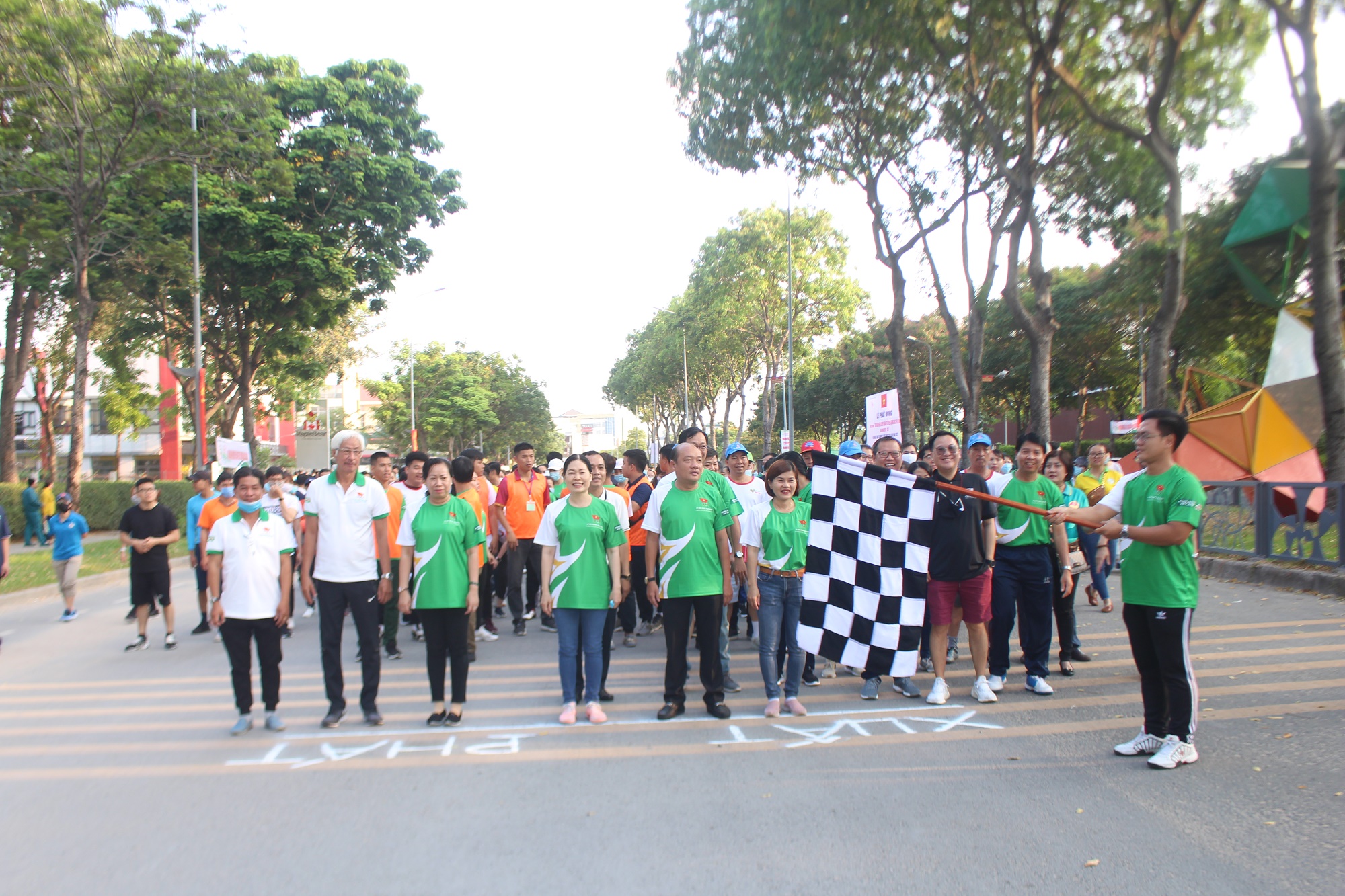 Quận Tân Phú: Hơn 1000 người tham dự ngày chạy Olympic vì sức khỏe toàn dân năm 2021 - ảnh 4 Hình ảnh: Quận Tân Phú: Hơn 1000 người tham dự ngày chạy Olympic vì sức khỏe toàn dân năm 2021 số 4